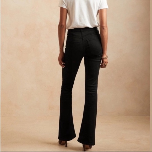 NWT! Banana Republic Black The Flare Jean - Multiple Sizes🩵 - Picture 4 of 9